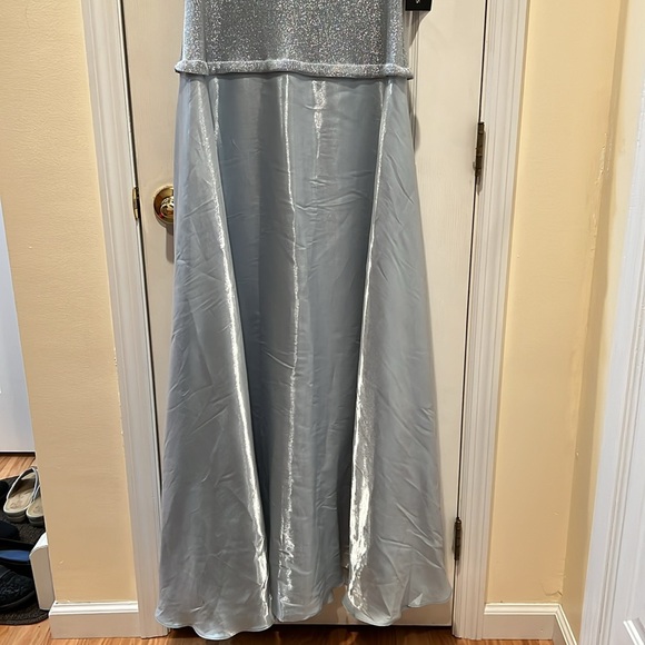 Beautiful Ice Blue formal dress Never worn!  New with tags - Picture 8 of 8